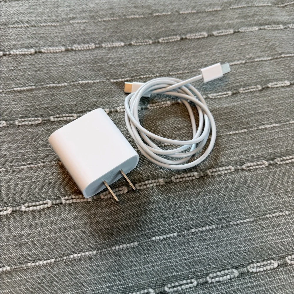 Apple iPad Air (5th Generation) Starlight